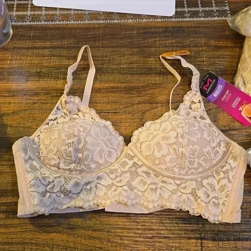 NWT Maidenform Wireless Convertible Lace Bra Foam Cups